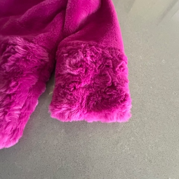 NWOT-Cat & Jack 5T Faux Fur Pink Medium Weight Coat-Never worn/washed - Picture 2 of 7